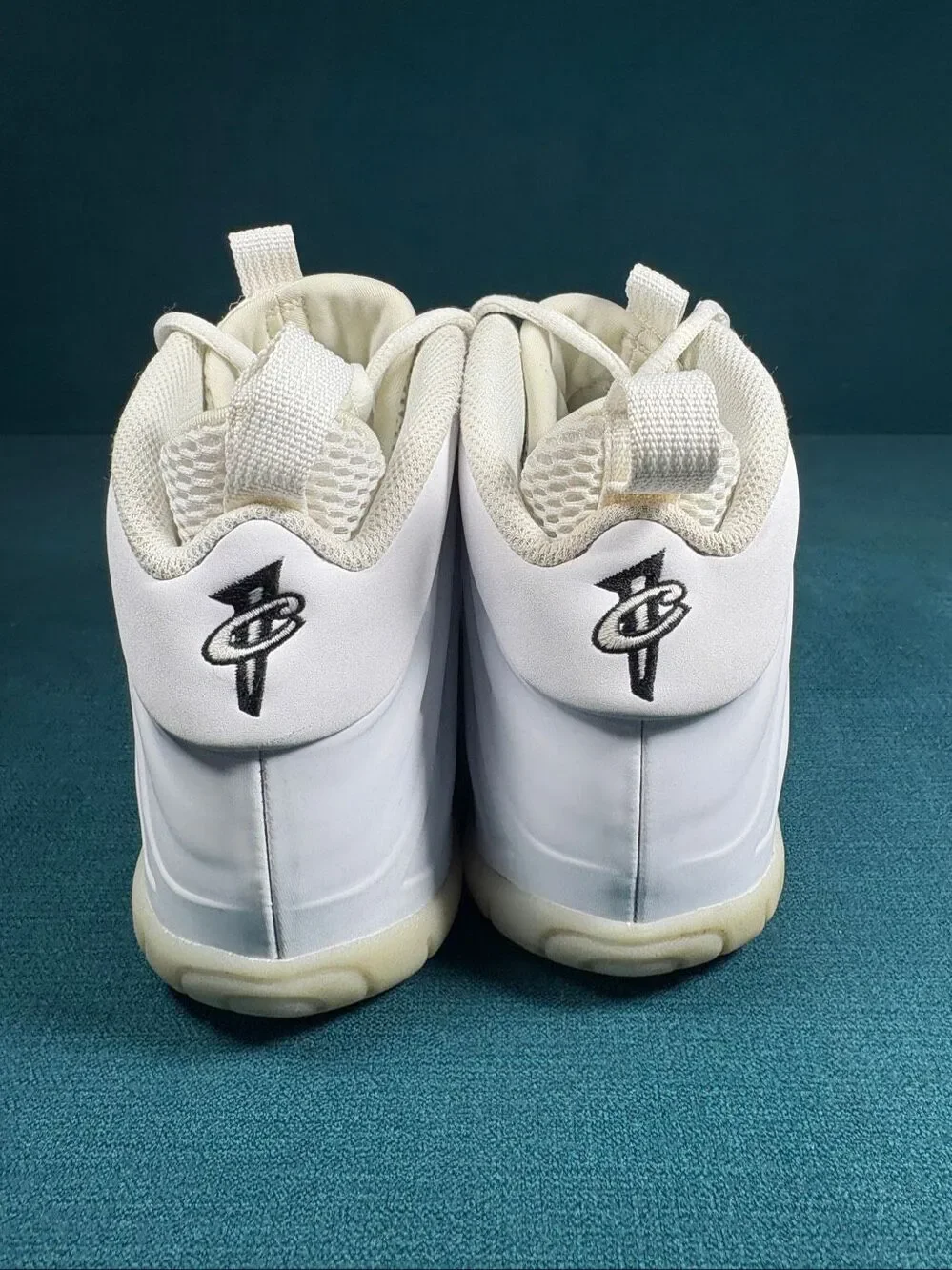 Nike Little Posite One GS Triple White Youth Size 7Y Women's 8.5 HQ1959-100